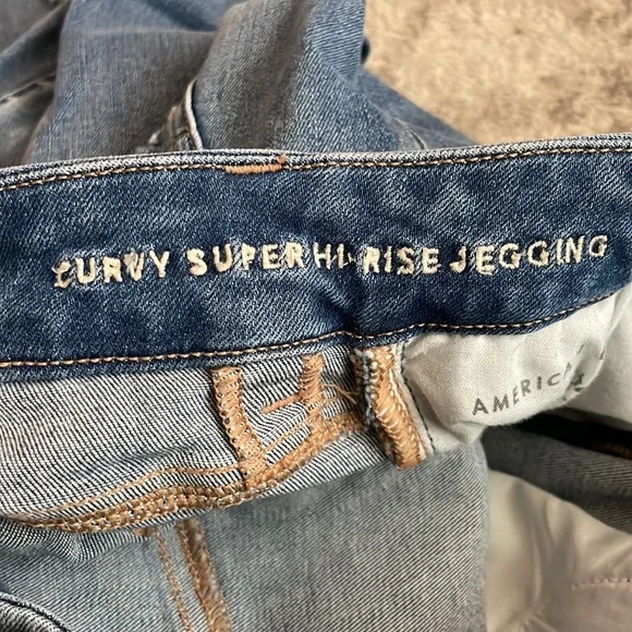 AEO Distressed Jeans - Picture 6 of 6